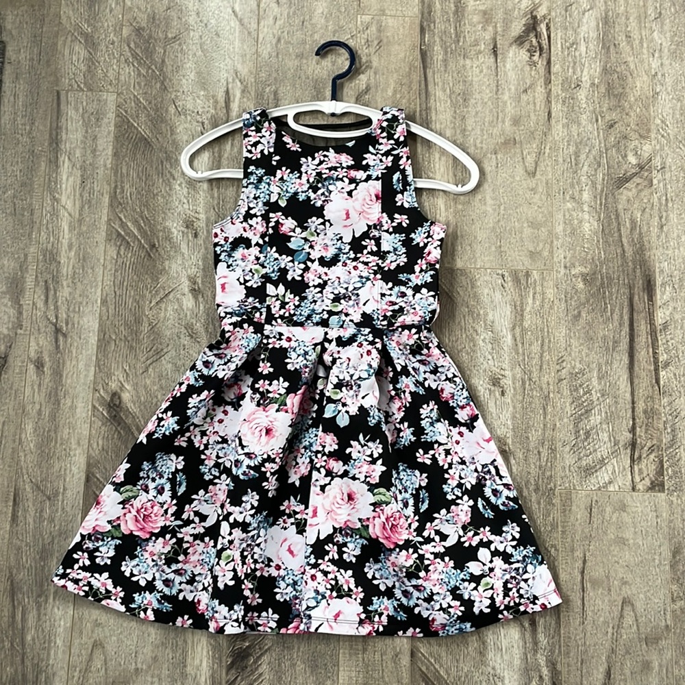 Super cute pink and black floral Abercrombie girls dress size 11/12
